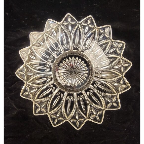 Vintage Federal Glass Starburst Pattern Serving Bowl - Picture 5 of 12